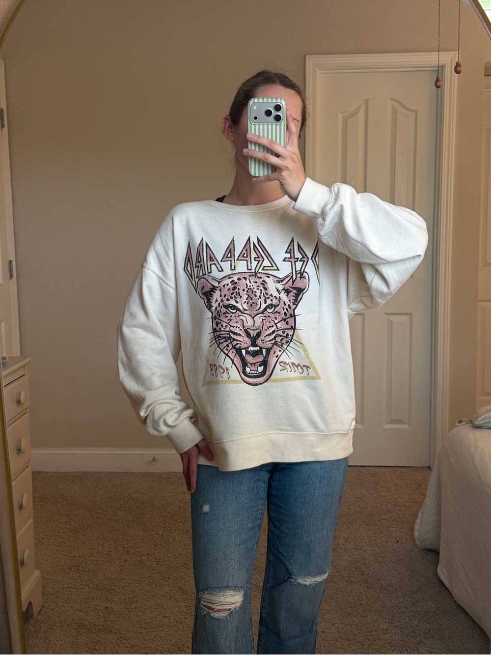 Cotton On Cream Graphic Def Leppard Vintage Style Pullover Sweatshirt